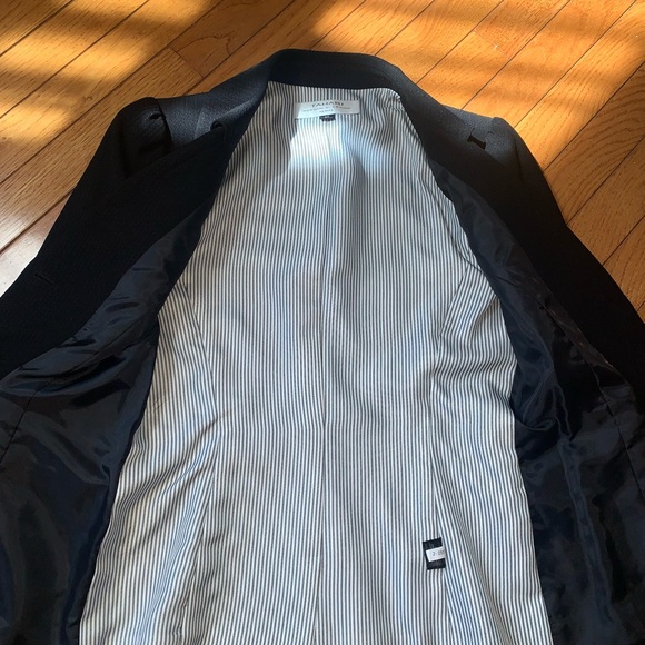 Beautiful suit - Picture 5 of 13